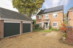 Hawthorn Close, Colden Common, Winchester