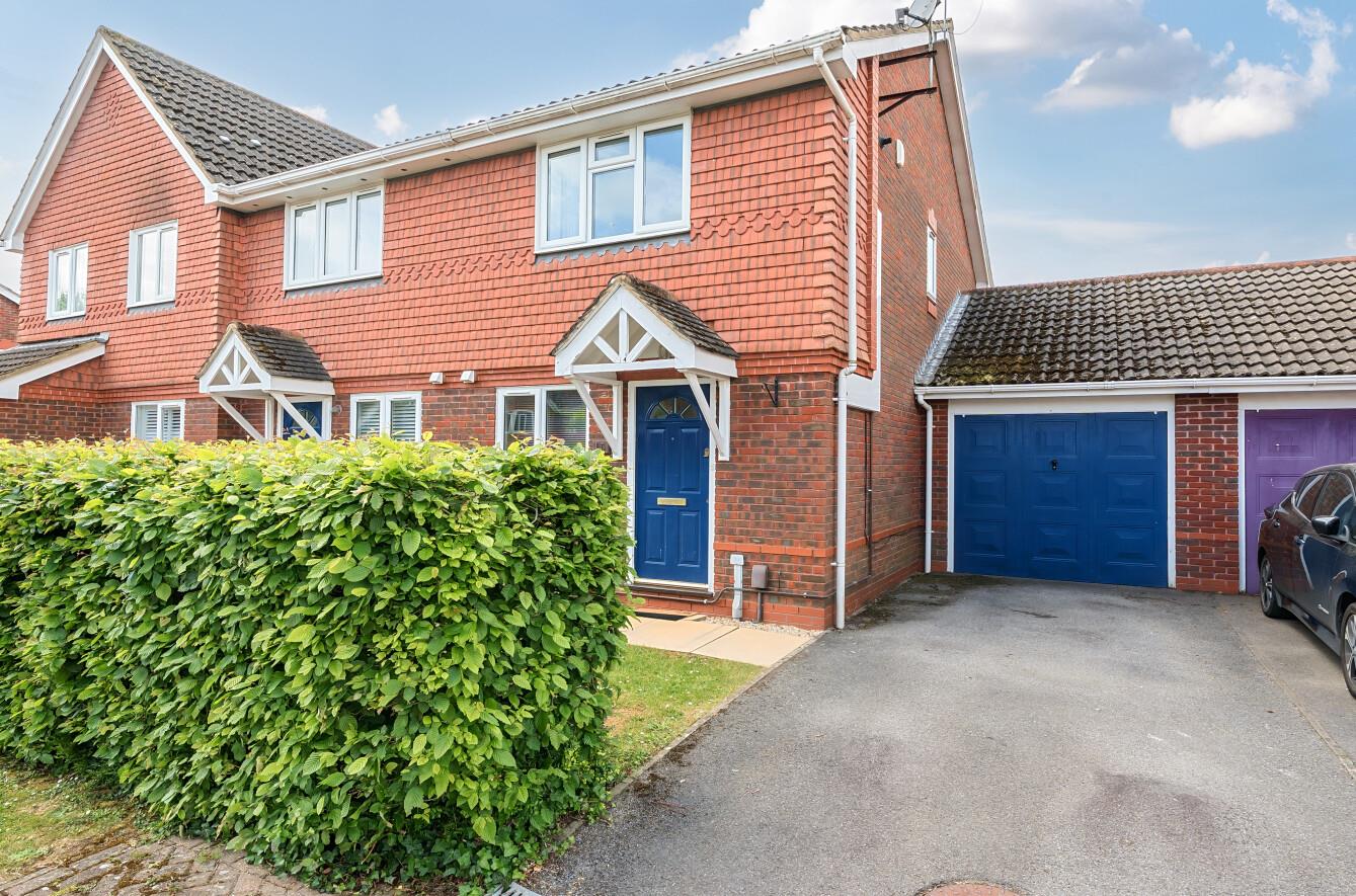 Fairbairn Walk, Knightwood Park, Chandlers Ford