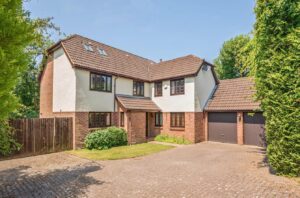 Guildford Drive, Valley Park, Chandler’s Ford