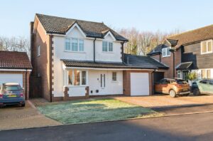 Tees Close, Valley Park, Chandler’s Ford