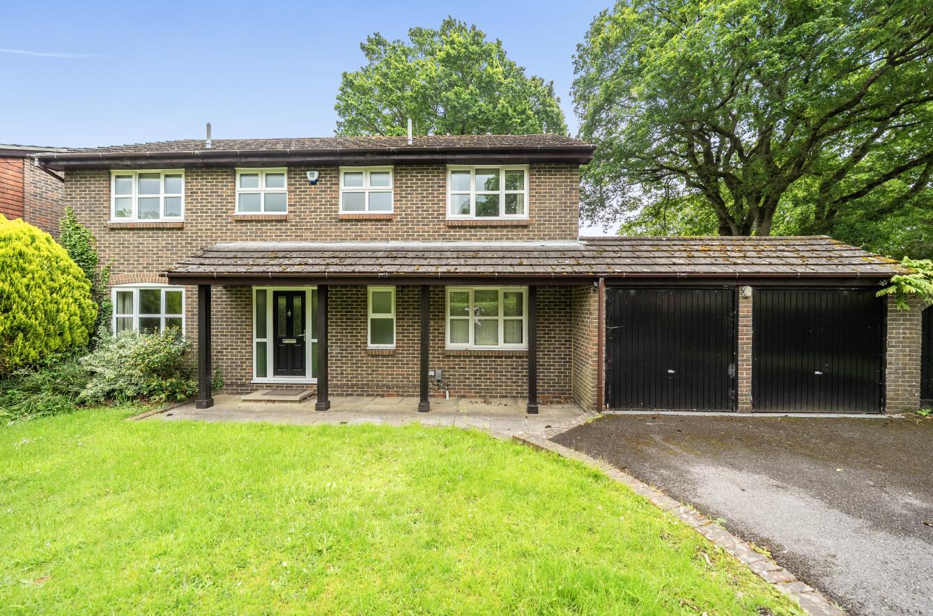 Raglan Close, Valley Park, Chandler's Ford