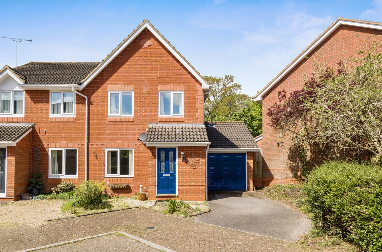 Fairbairn Walk, Knightwood Park, Chandler’s Ford