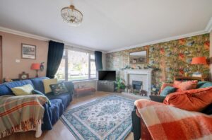 Charnwood Crescent, Hiltingbury, Chandler’s Ford
